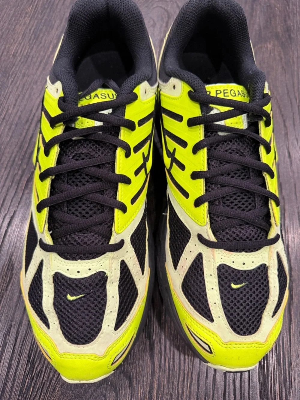 Nike Air Pegasus Men's Shoes Volt/Black/Barely Volt size 10.5 - Picture 4 of 11